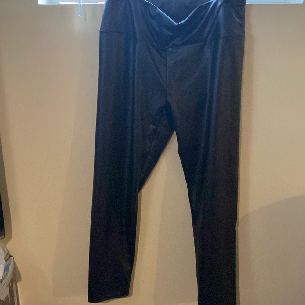 Women’s plus size black faux leather pants 2x